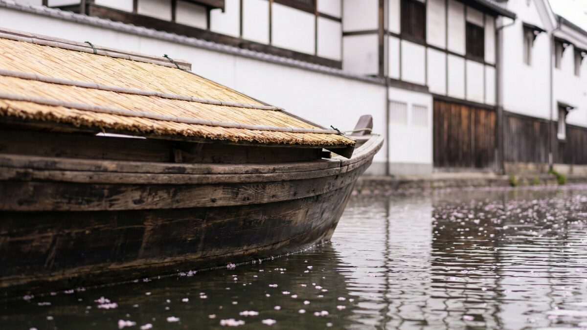 伏見の酒蔵と水辺の風景