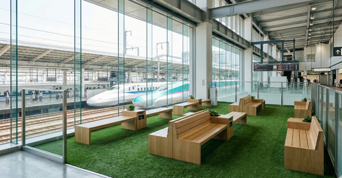 うっどすくえあ、またはホテルラウンジの落ち着いた様子