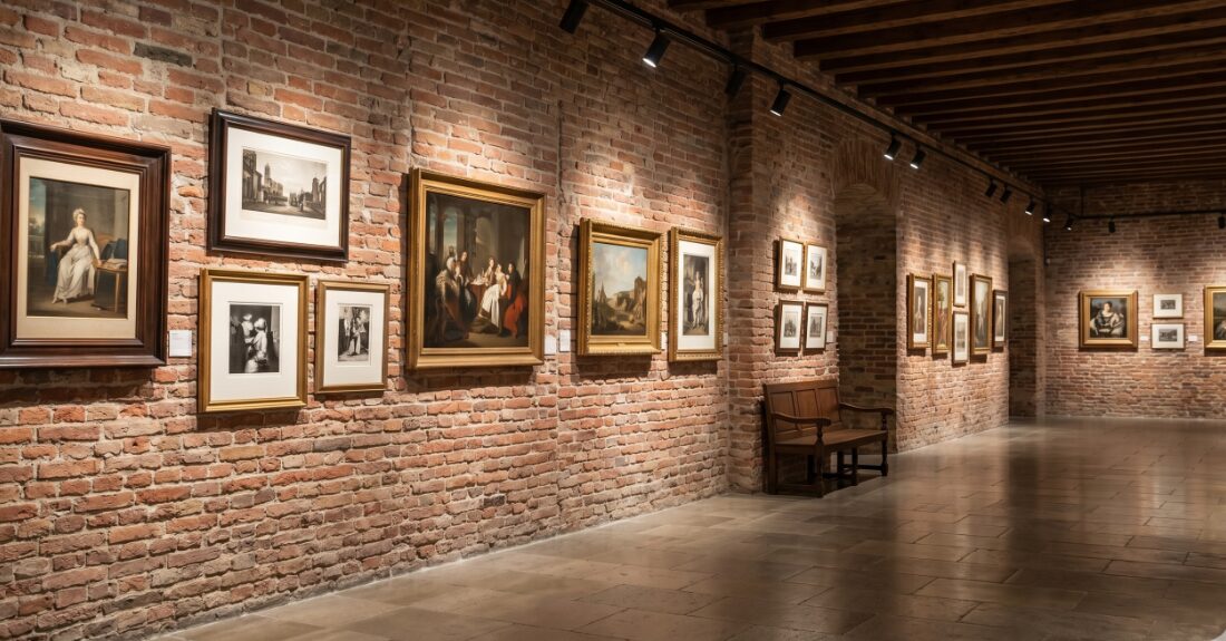 東京ステーションギャラリーの重厚なレンガ壁